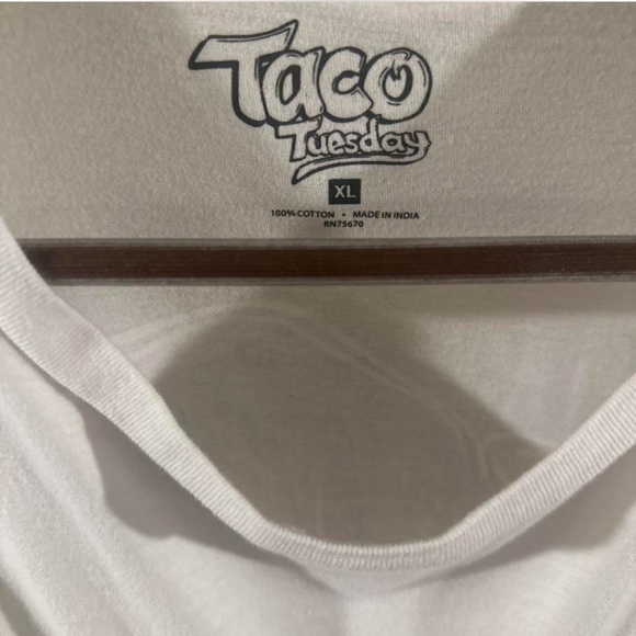 Men’s White T-Shirt with Skull and Rose Design Size XL - Picture 6 of 7